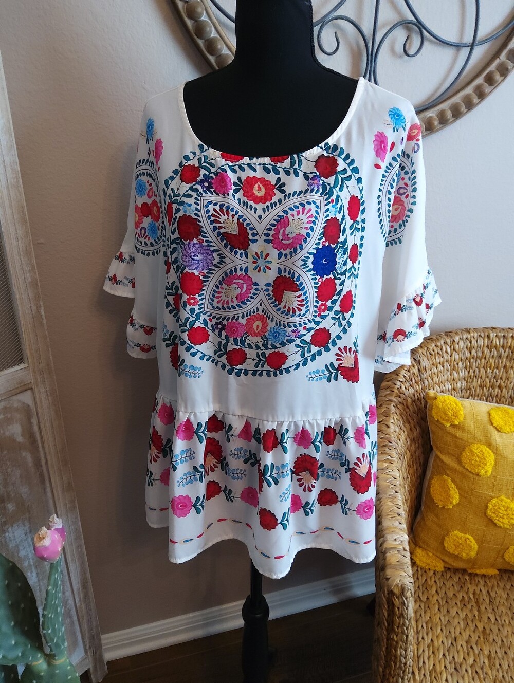 T & C Apparel White Floral Peplum Top